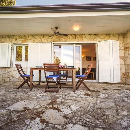Holiday home House House Lucy Crveni Vrh